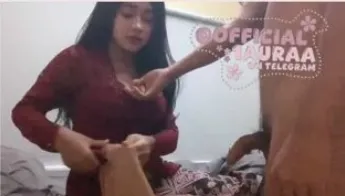 Video Abg Laura Kebaya Merah Aku Tidak Butuh Dunia yang Sempurna, Aku Hanya Butuh Seseorang yang Membuatku Merasa Bahwa Dunia Ini Cukup untuk Kita Berdua